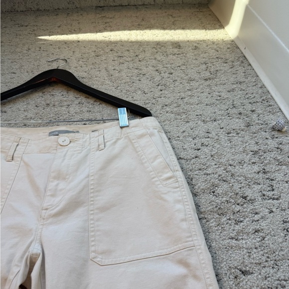 Vince Light Beige Capris with Pockets - Picture 5 of 13